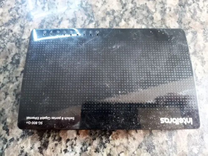 Switch Gigabit Intelbras SG 800 Q+ | 8 Portas 10/100/1000 Mbps