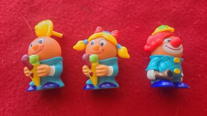 Lote Kinder Ovo Ball People com 3 Itens