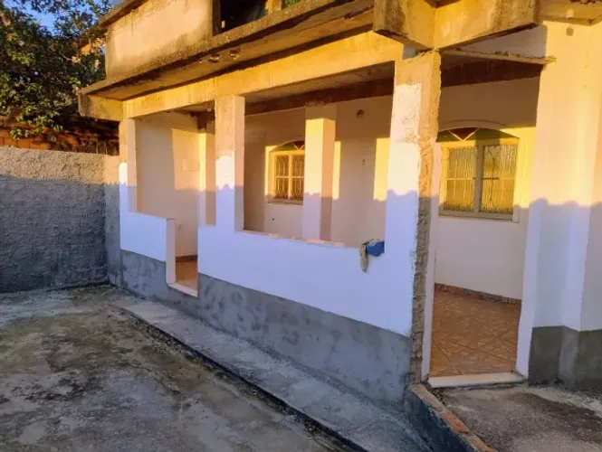 Casa - Quarto, sala, cozinha, banheiro e varanda