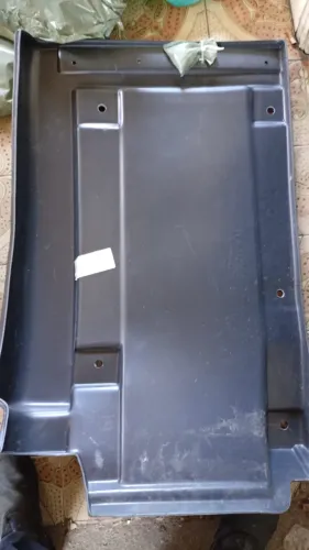 Para-Lama Traseiro Cabine Lado Esquerdo para Caminhão Vw Constellation 2 Estribos