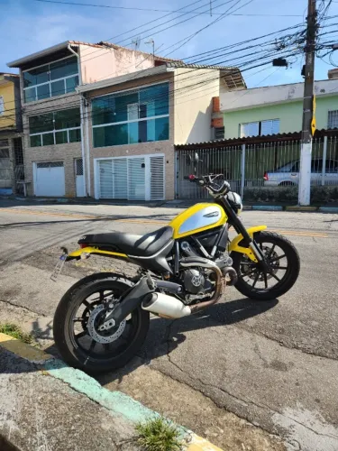 Ducati Scrambler Icon 2015