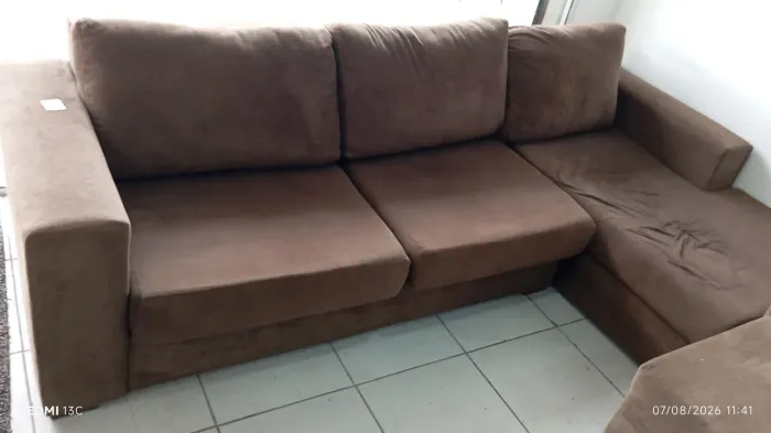Vendo sofá decorativo 3 lugares com chaise