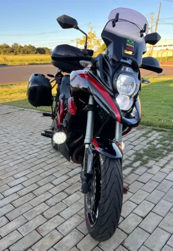 Moto em boas condições 