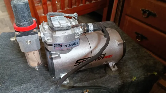 Compressor de Ar Sagyma ASW-18 Bivolt (Ideal p/ Aerografia)