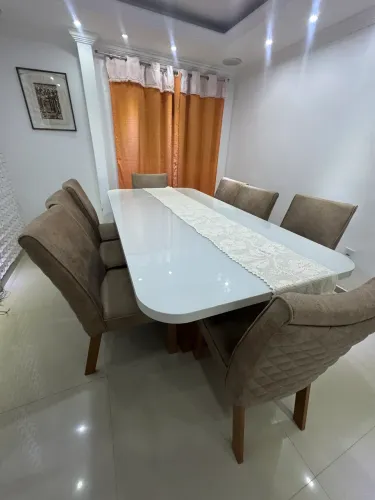 Mesa 8 cadeiras