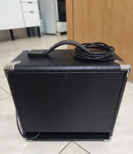 Amplificador para guitarra Borne Strike G30