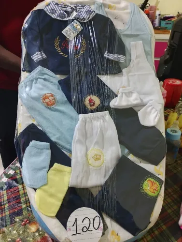 Vendo enxoval de bebê completo...por preço bem acessível a partir de 120 reais 
