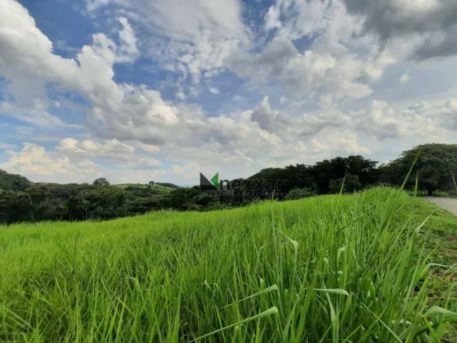 Área com 20.000 metros