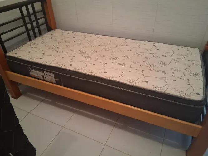 Cama com colchão 