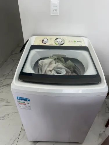 Máquina de lavar cônsul usada