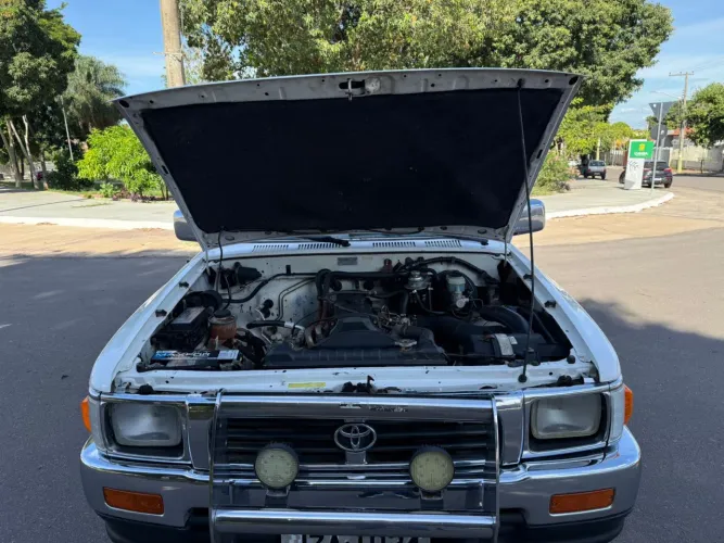 Toyota Hilux CD SR5 4X4 2.8 Diesel 2000