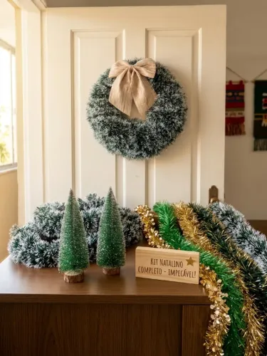 Kit Decoração de Natal | Guirlanda Nevada, Festões e Mini Árvores