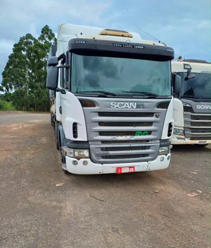 Scania 2009 - G420 + carreta rodotrem 2002