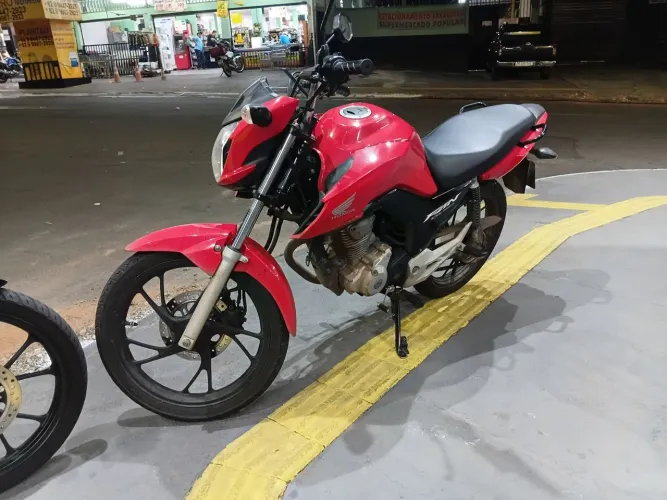 Vendo cg fan 160 apenas 22.500 km