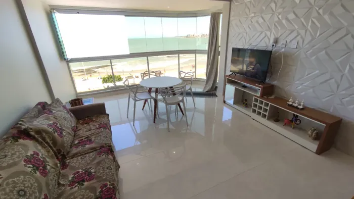 Apartamento temporada 3 quartos c/ 1 suíte de frente para o mar da Praia do Morro - Guarap