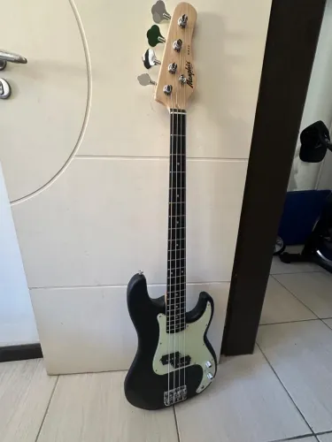 SEMI NOVO! Contrabaixo Tagima Menphis MB-40