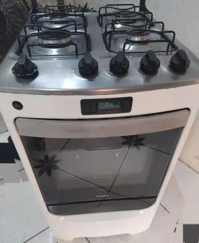 Fogão cônsul usado porém todas as bocas e forno funcionando