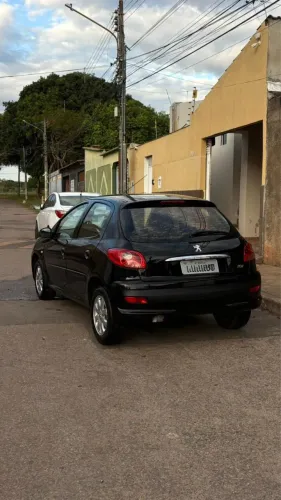 Peugeot 207 XR 1.4 Flex 8V 5P 2011
