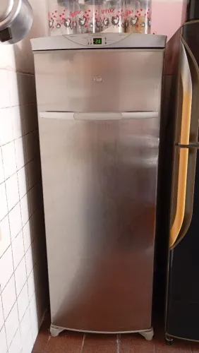 Freezer gelo seco Brastemp com nota fiscal..em perfeito estado...