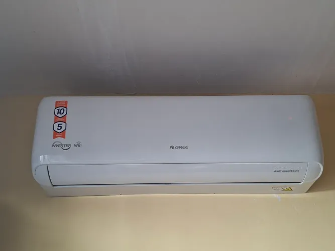 Ar-Condicionado Gree 12.000 BTUs Inverter Wi-Fi - 4 meses de uso