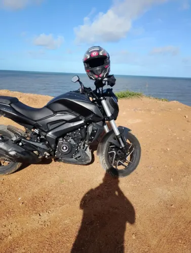  Moto Bajaj dominar 400, ano 2025