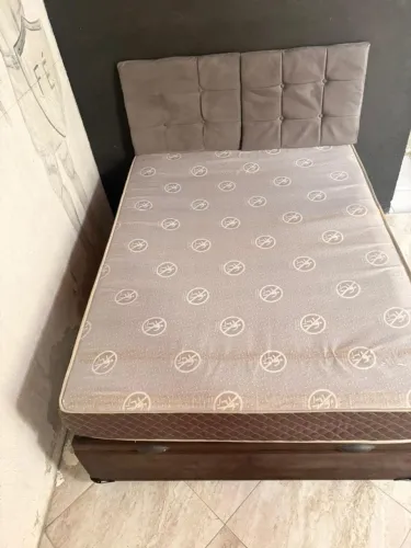 Cama Casal Box com bau e cabeceira
