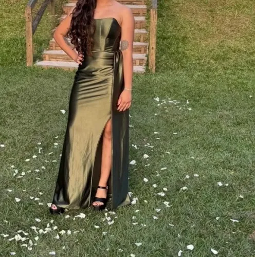 Vestido de Madrinha Longo Verde Oliva Acetinado - Tam. P - Usado 1 Vez