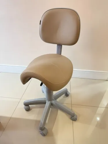 Cadeira Mocho Sela Estética Secretaria Bege Goldflex novissima