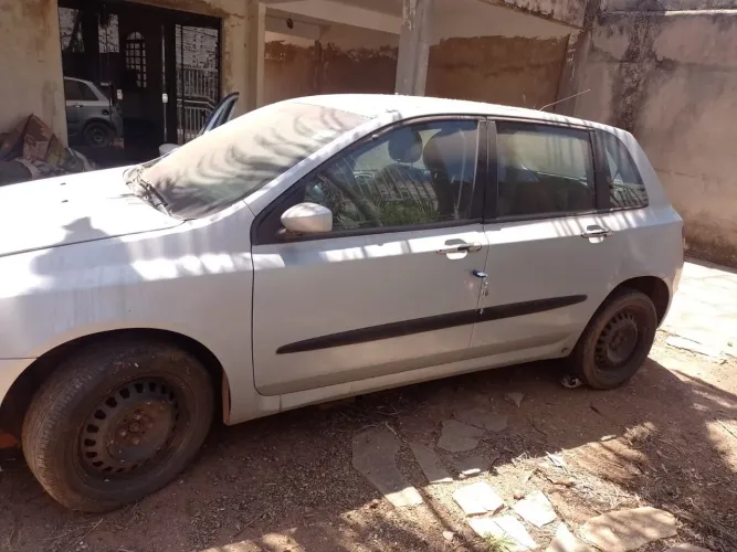 Vendo todas as peças de sucata de Fiat Stilo 