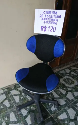 Cadeira de escritório anatômica giratória