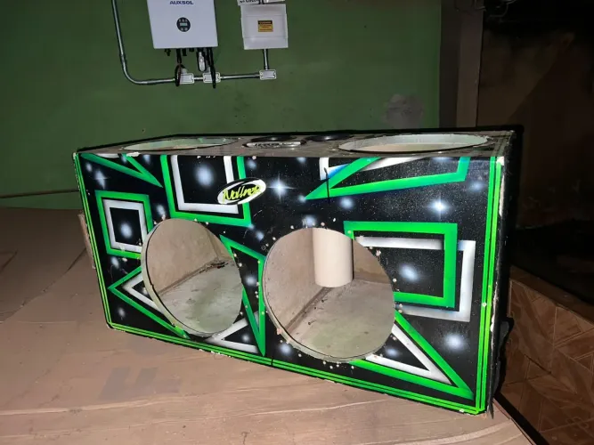 CAIXA PARA 4 GRAVES