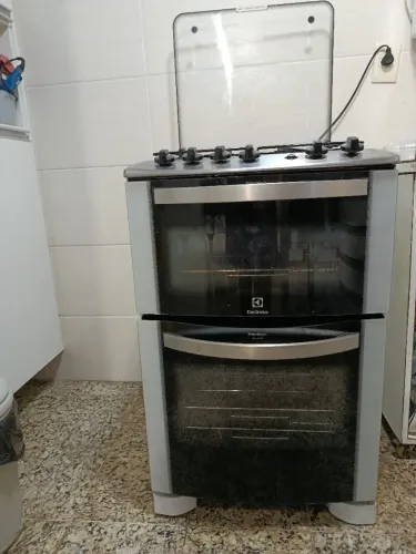 Fogão 4 bocas e 2 fornos Eletrolux