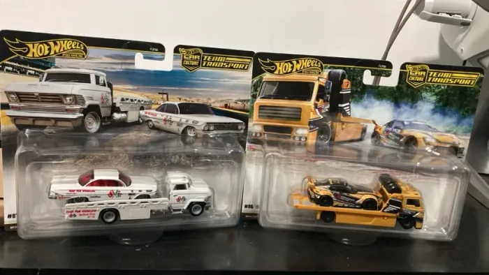 HOTWHEELS TEAM TRANSPORT - DUPLA