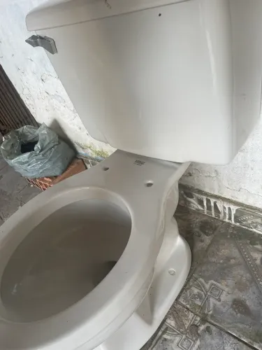 Vaso com caixa acoplada (modelo alavanca antiga)