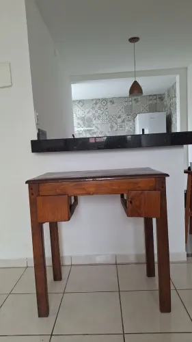 Mesa de madeira pura
