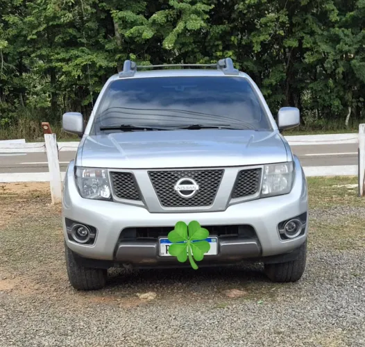 Nissan Frontier SV AT. CD 4X4 2.5 TB Dies. Aut. 2015