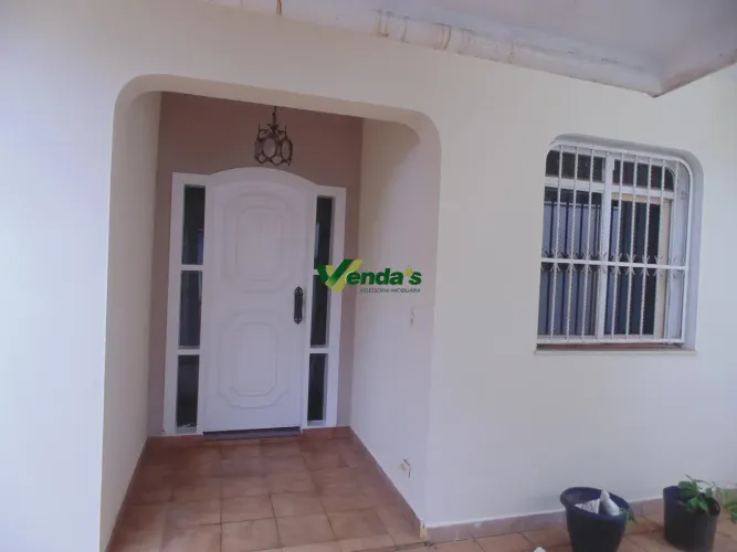 Residência na Nova Piracicaba com 4 dormitórios, piscina, 3 vagas.