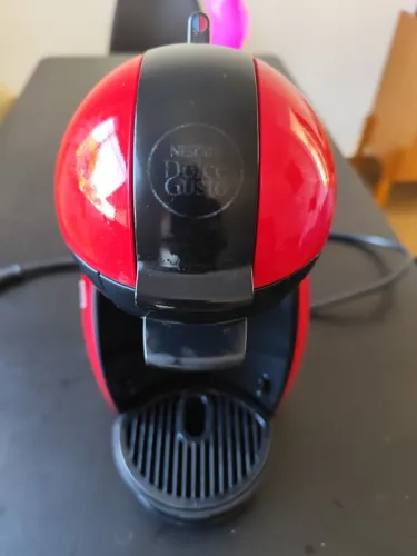 Cafeteira semi autmática Dolce Gusto