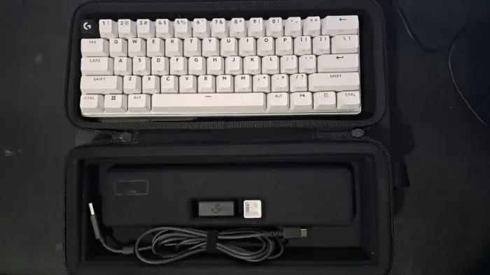 Teclado Logitech GPROX60 LIGHTSPEED Switch Óptico RGB Bluetooth Wireless