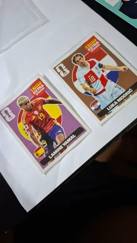 FIGURINHA LEGEND MODRIC E LAMINE YAMAL