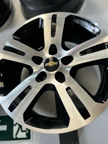 Jogo de Rodas aro 17 GM Captiva 5x114 Preto diamantado 