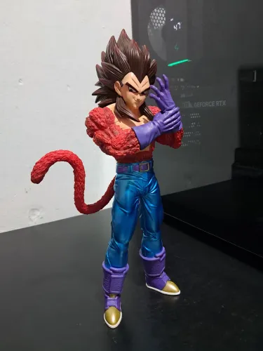 Action Figure Dragon Ball GT - Vegeta SSJ 4 29cm
