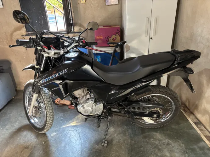 Vende-se moto Bros