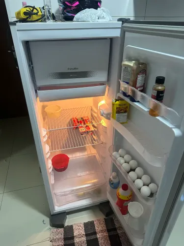 vende - se geladeira urgente!!