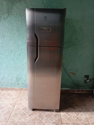 Geladeira Electrolux Frost Free inox 371L