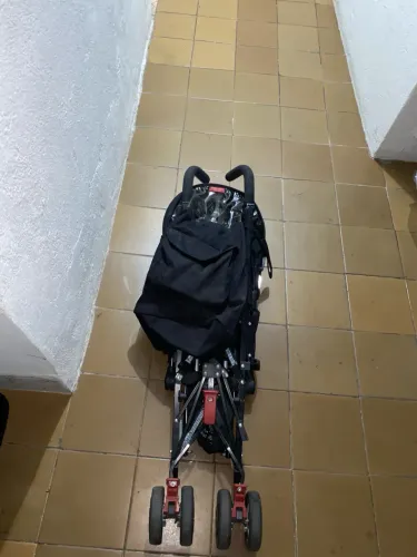 Carrinho de Bebê Maclaren Quest Original - Leve e Compacto