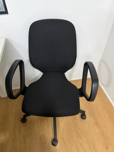 Cadeira de escritório preta