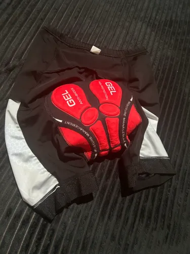 Short Ciclismo Masculino GG + Luvas Huwai