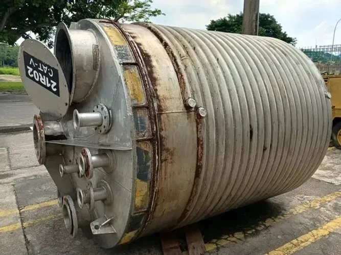 Reator em Aço Inox 6.000 Litros Meia Cana
