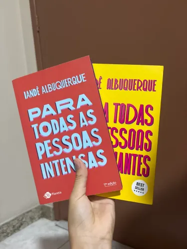 Trilogia para todas as pessoas apaixonadas e intensas de Iandê Albuquerque 